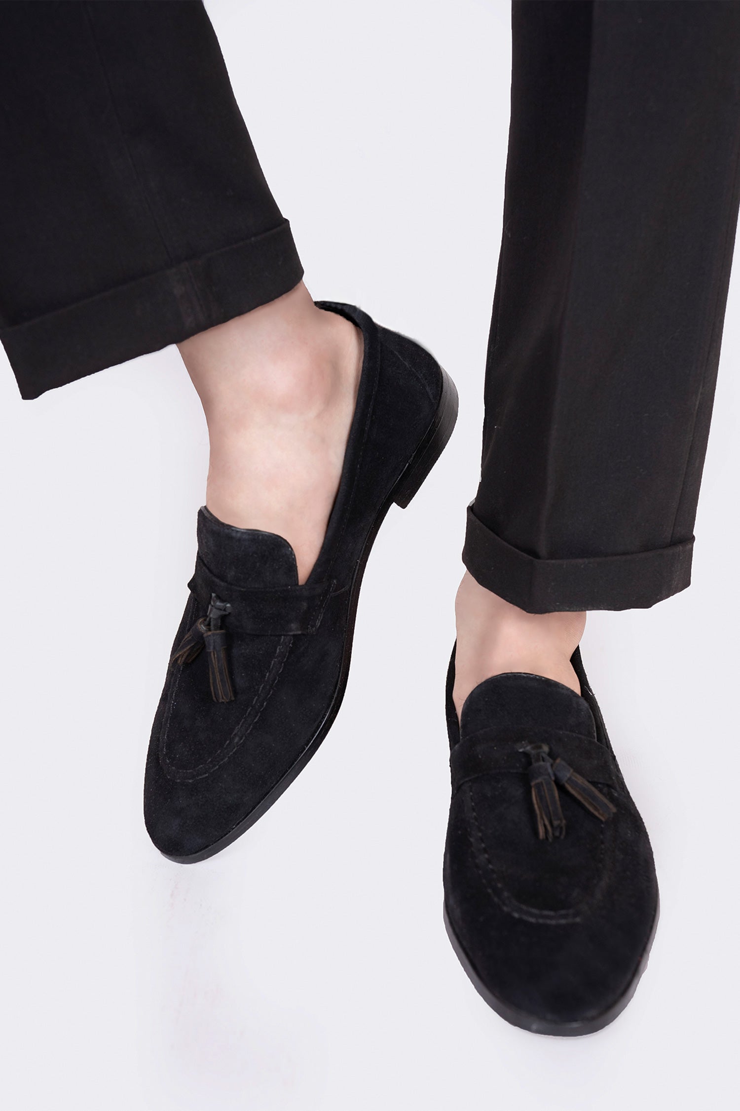 Mens original suede leather shoes in black colour with tassels by JULKE