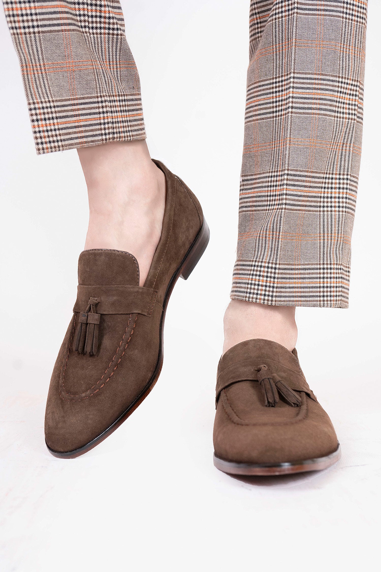 Mens original suede leather shoes in brown colour with tassels by JULKE