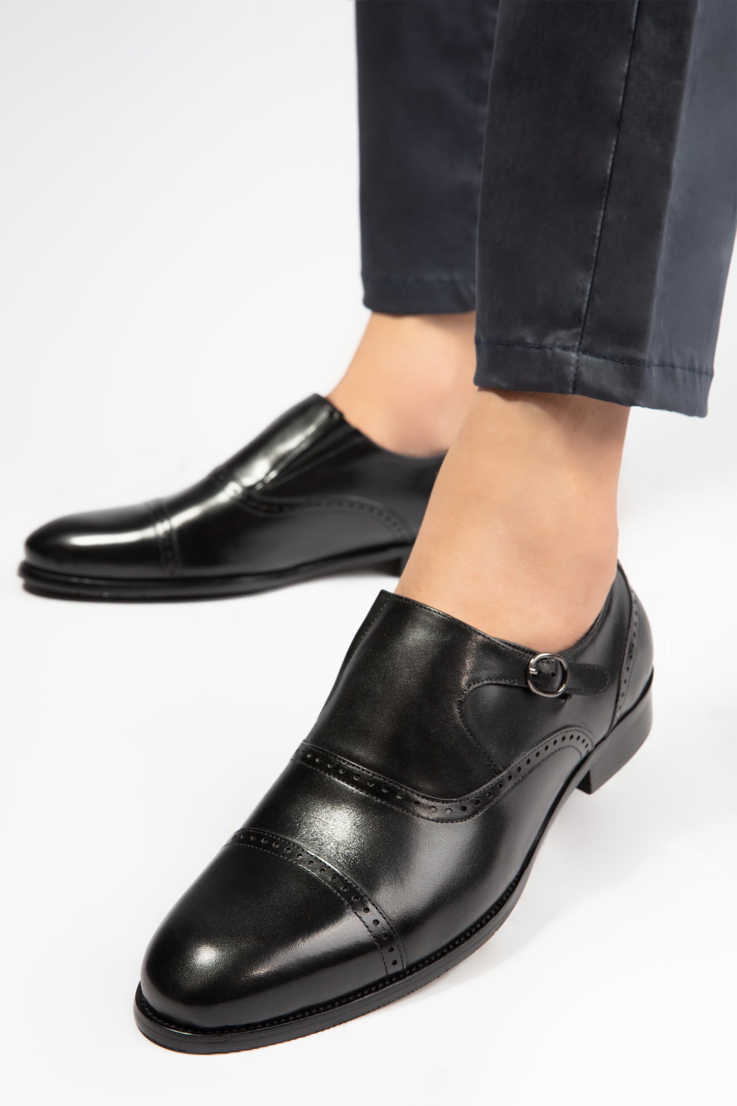 Mens original leather shoes in black colour with monk strap by JULKE
