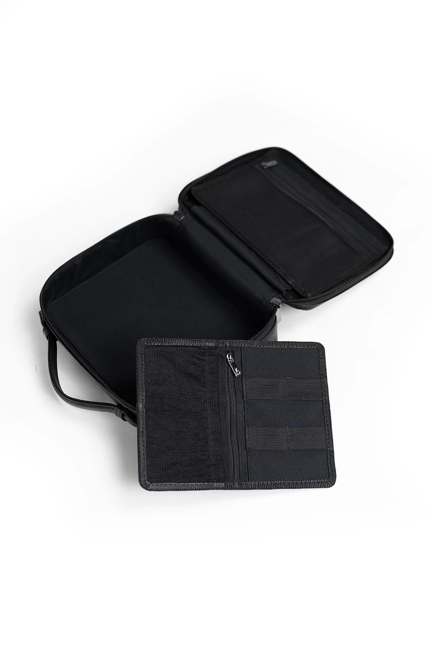Zalver - Travel Accessories | Julké