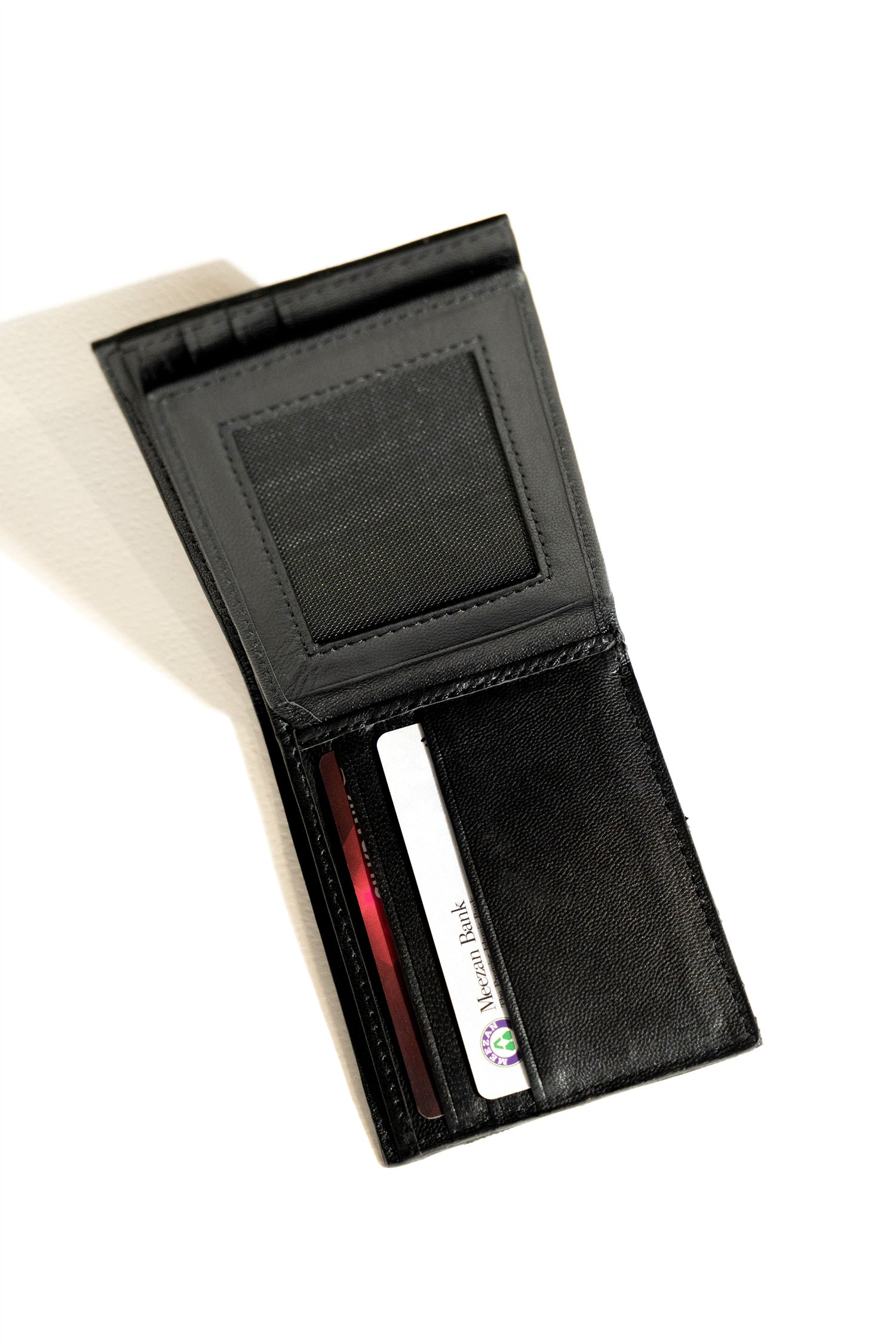 Mens leather wallet in black colour with reptile texture by JULKE