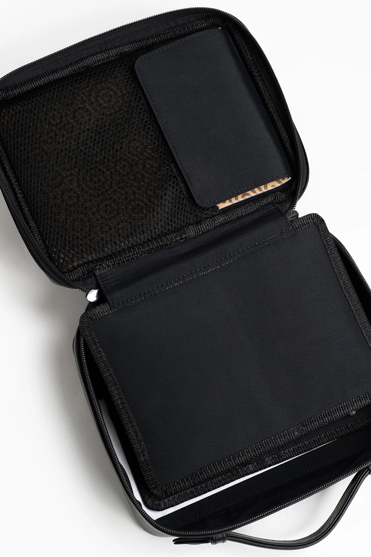 Zalver - Travel Accessories | Julké