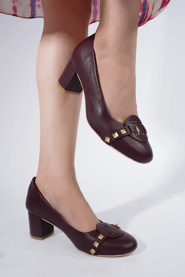 Womens block heel pumps with round toe in dark burgundy colour by JULKE