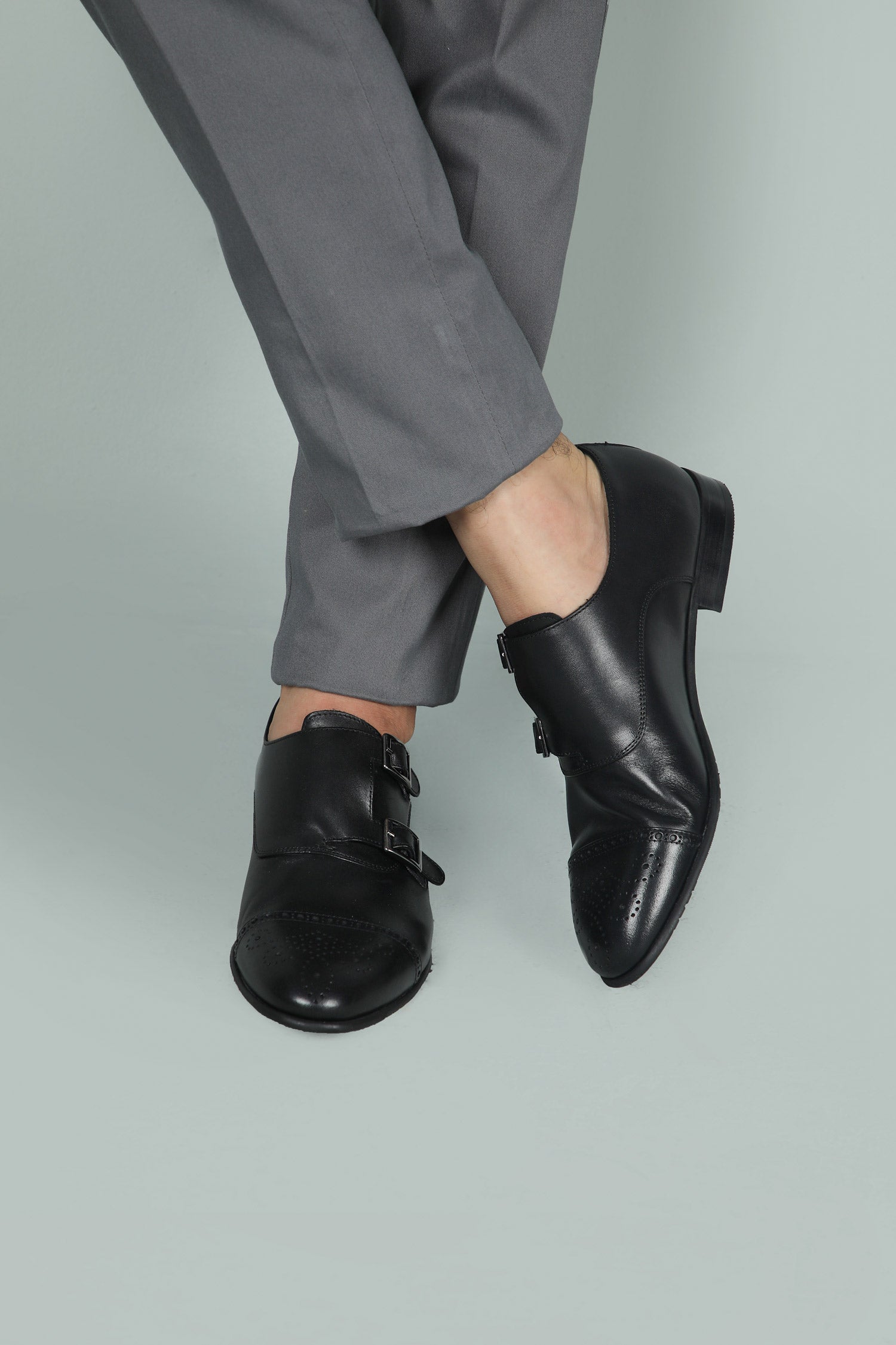 Mens original leather shoes in black colour with double monk strap and toe cap by JULKE. 