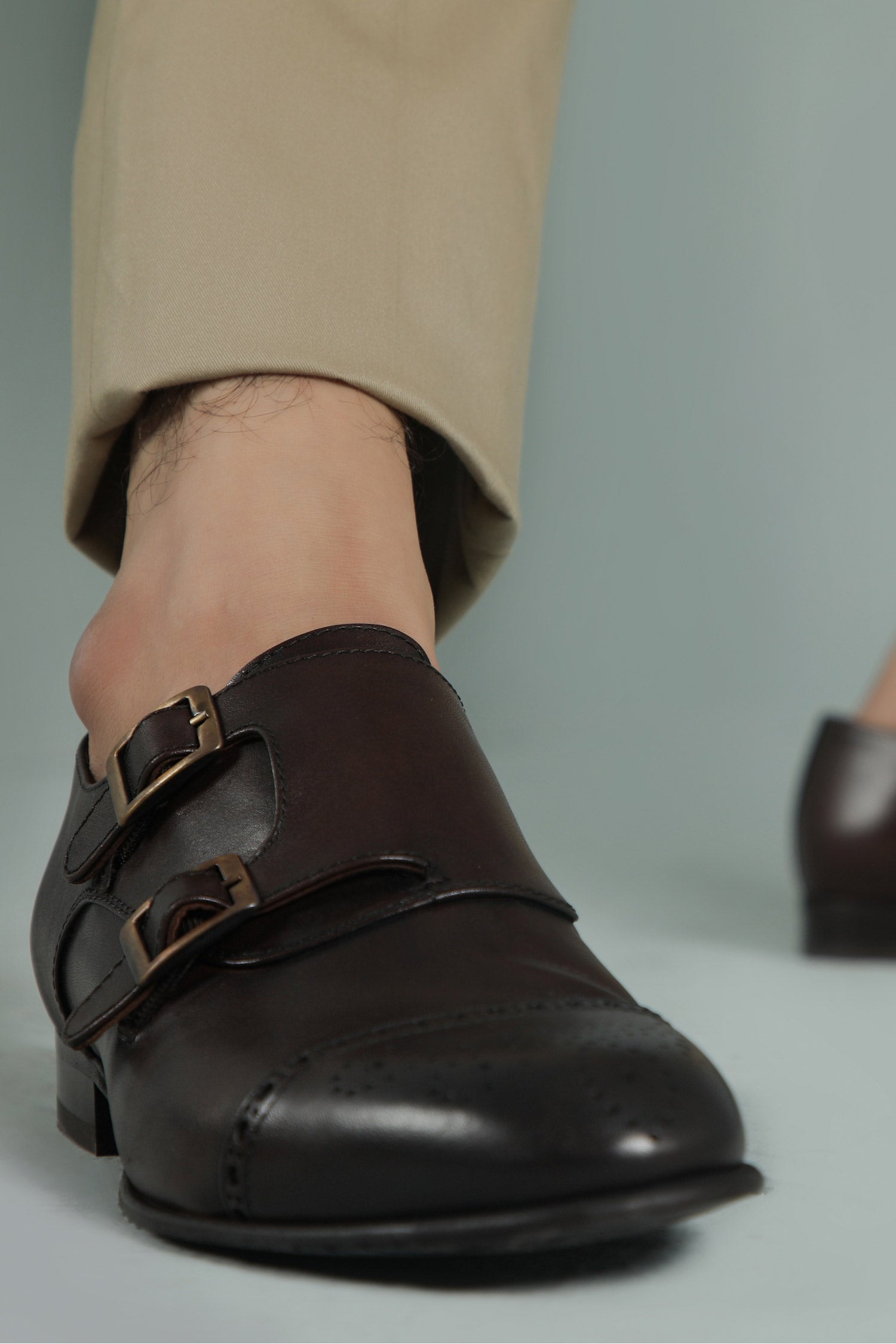 Mens original leather shoes in brown  colour with double monk strap and toe cap by JULKE. 