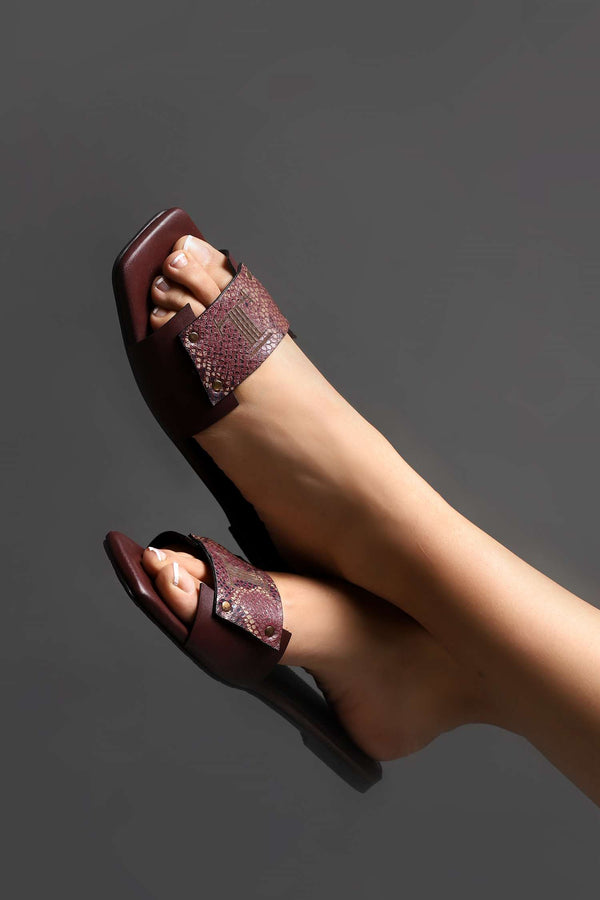 Women flat shoes in burgundy colour with snake print leather by JULKE