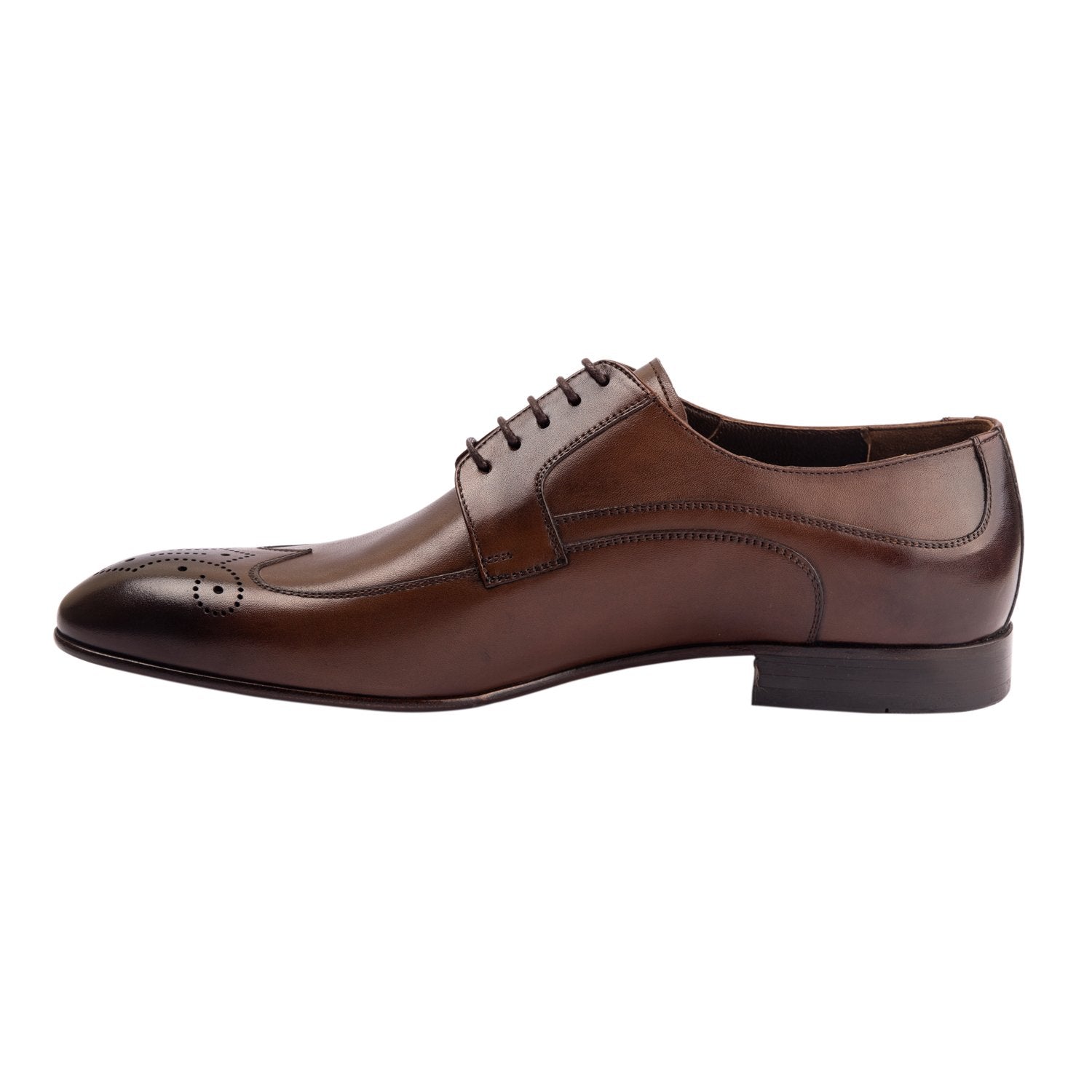 Mens leather shoes in brown colour with laces and brogue toe by JULKE.  