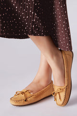 Womens winter moccasins in light brown leather with bow by JULKE