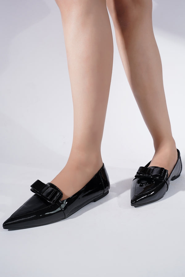 Womens pointed toe flat pump in black colour by JULKE